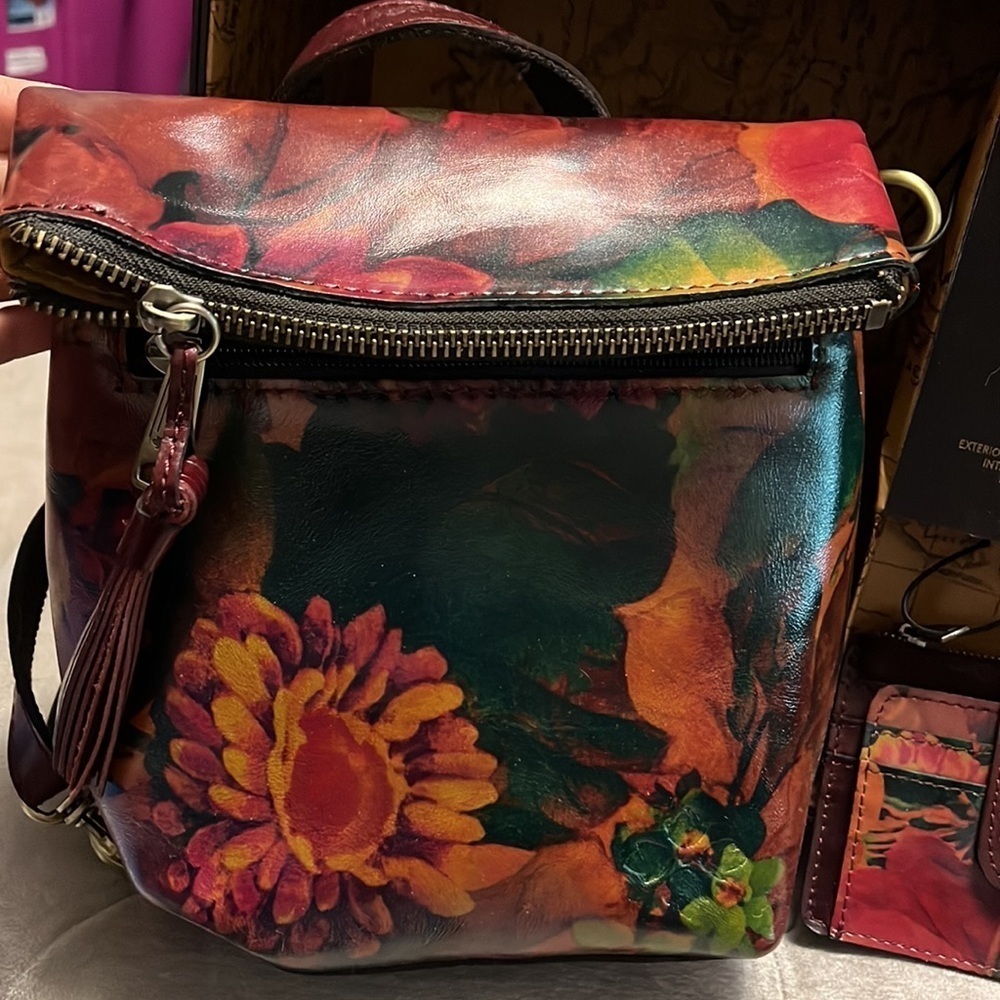 Patricia Nash 100% leather convertible, backpack, and credit card wallet, new - Picture 4 of 15